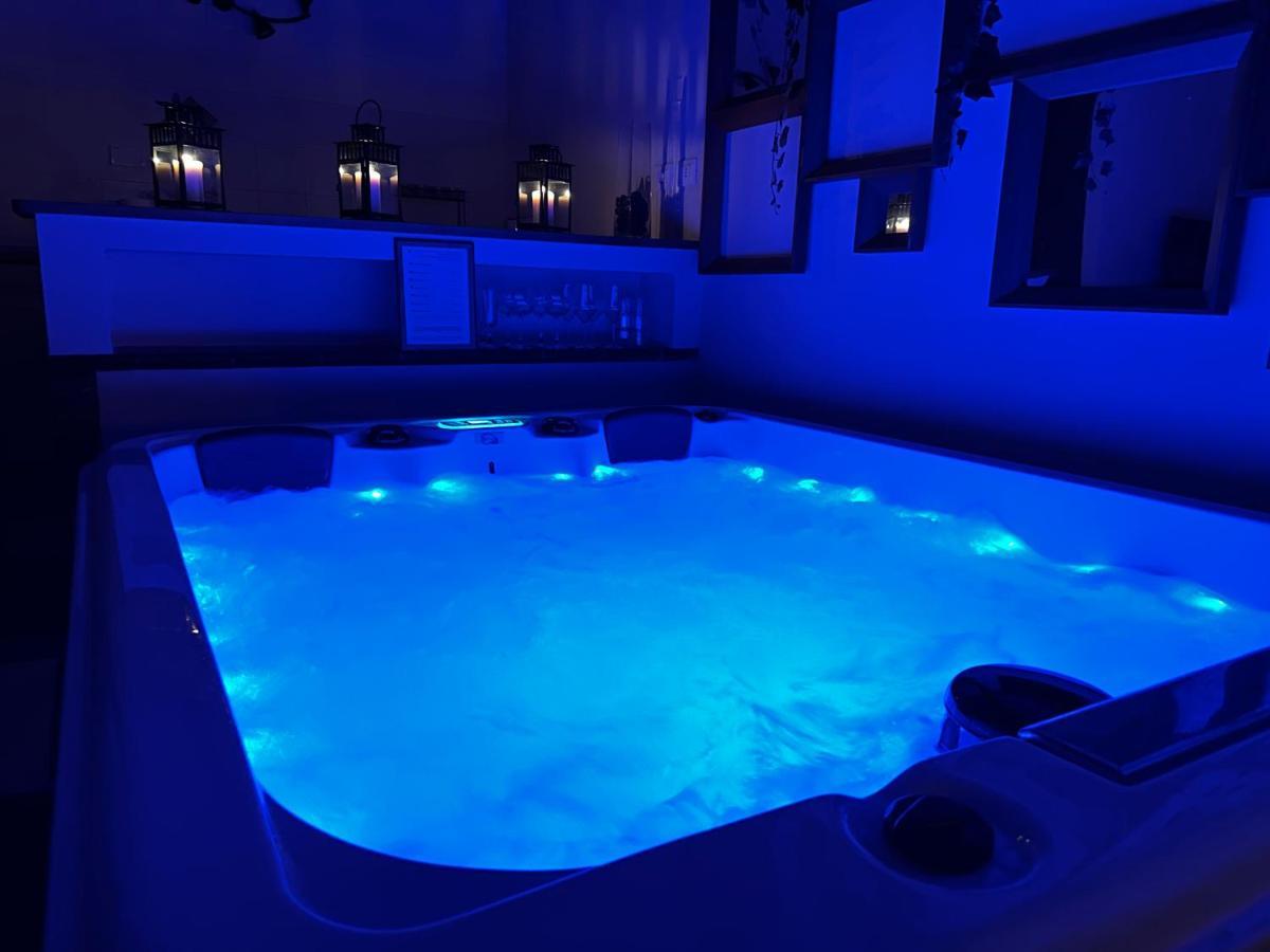 Relax Nella Jacuzzi In Toscana 埃尔萨谷口村 外观 照片
