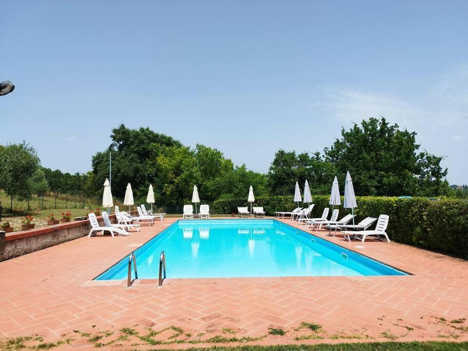 Relax Nella Jacuzzi In Toscana 埃尔萨谷口村 外观 照片